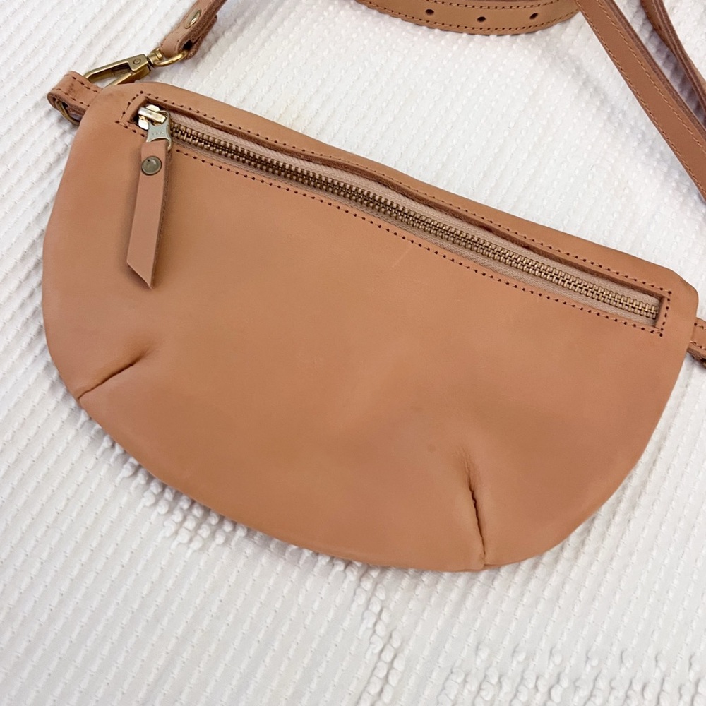 Abby Alley sling back in Tan Leather, Like New, Crossbody - Picture 3 of 6